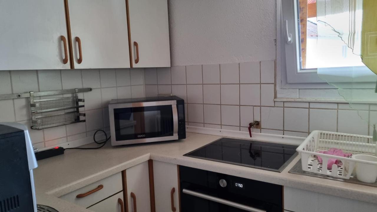 Schoene 2-Zimmer Ferienwohnung Лёффинген Экстерьер фото