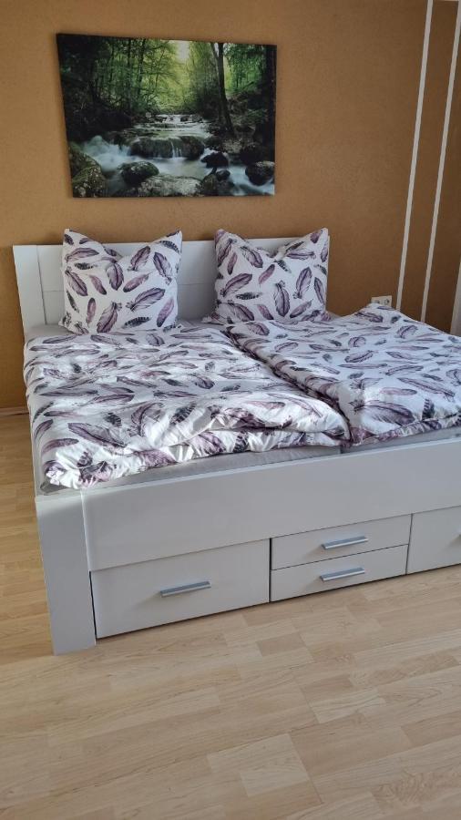 Schoene 2-Zimmer Ferienwohnung Лёффинген Экстерьер фото